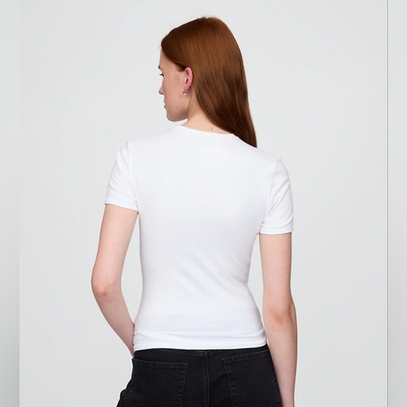 Gap's CloseKnit Jersey T-Shirt - Picture 4 of 8